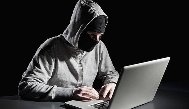 Can Twitter Reveal Your Identity?