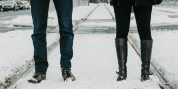 How Can I Wish My Husband Anniversary on Facebook Without Him Seeing It?