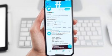 How to Delete Twitter Messages From Both Sides