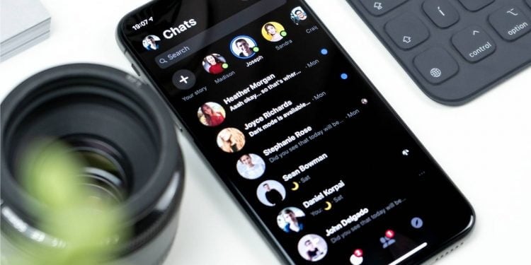 How to Turn Dark Mode on Facebook on Your Mobile Device