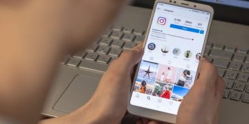 How to Upload Photos on Instagram