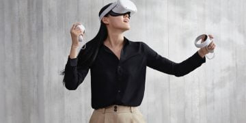 Oculus Rift Becomes a Paperweight When Facebook Goes Under