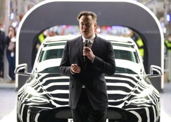 Tesla Motors CEO Elon Musk Buys 9.1 Percent of Twitter