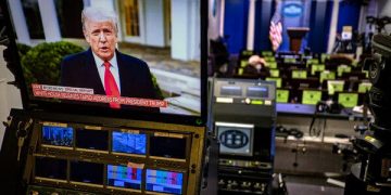 Trump Faces Challenge From Suspended Twitter