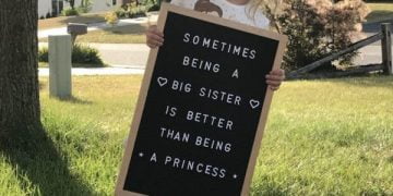 What Do You Write on a Baby Announcement on Facebook?