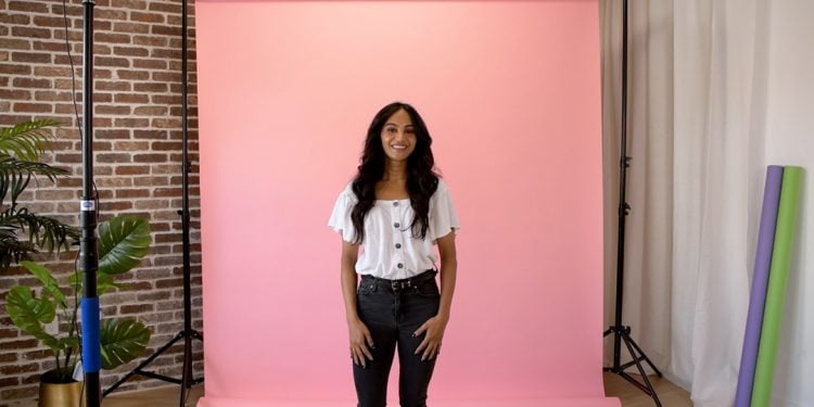 What is the Best Background For YouTube Videos?