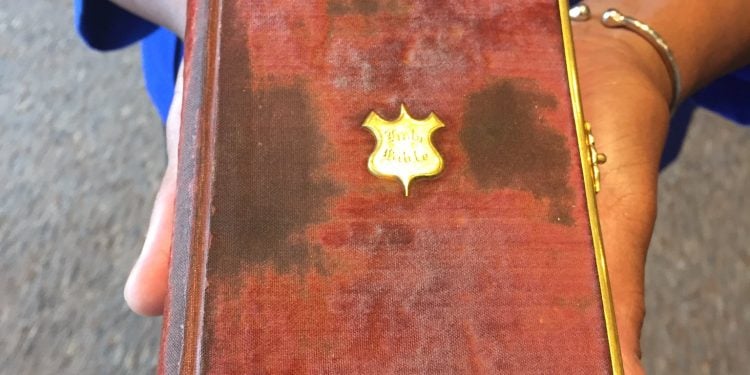 Who is Holding the Lincoln Bible on Twitter?