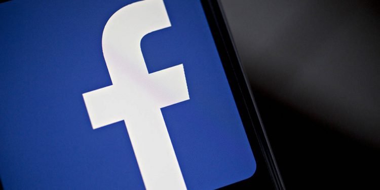 Why Facebook and WhatsApp Aren’t Working